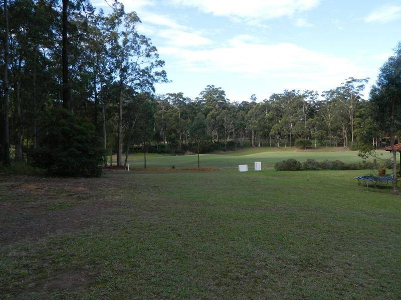8 The Grove, Hallidays Point NSW 2430