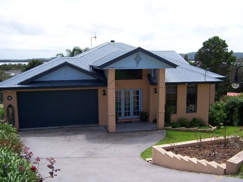 2 Emerald Place, Green Point, Forster NSW 2428