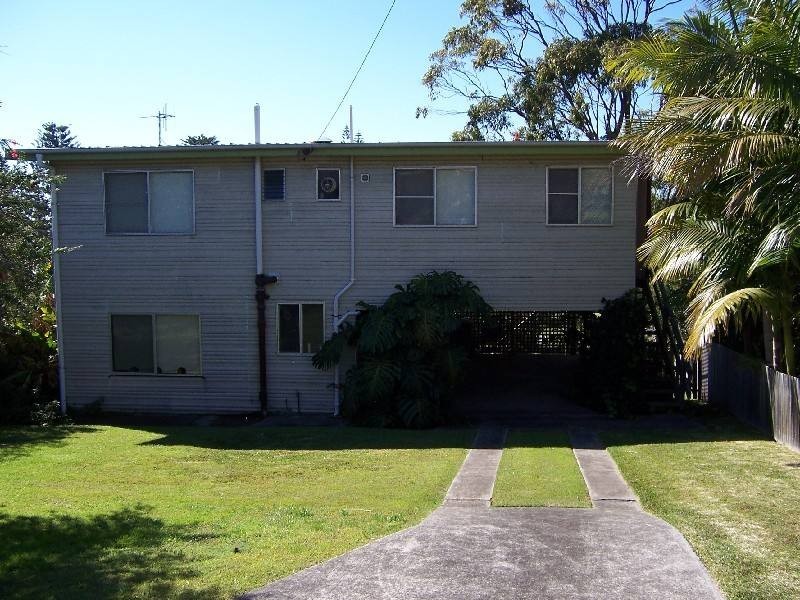 6 Surfview Avenue, Hallidays Point NSW 2430