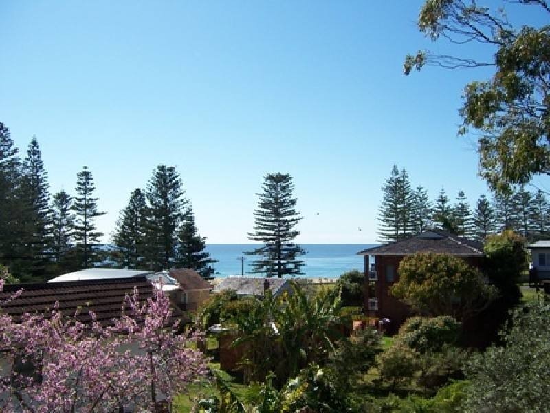 6 Surfview Avenue, Hallidays Point NSW 2430