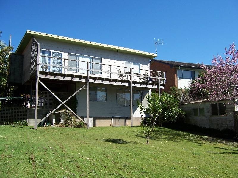 6 Surfview Avenue, Hallidays Point NSW 2430