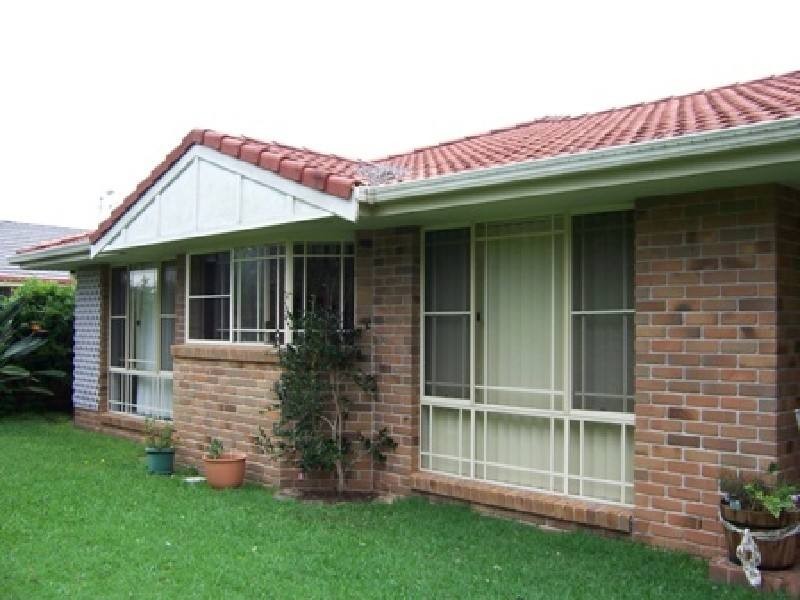 2/5 Greenview Close, Forster NSW 2428