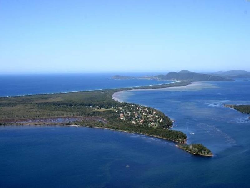 10 Lucas Avenue, GREEN POINT VIA, Forster NSW 2428