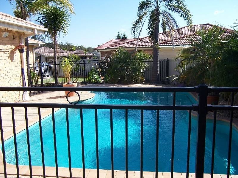 5 Paruna Court, Forster NSW 2428