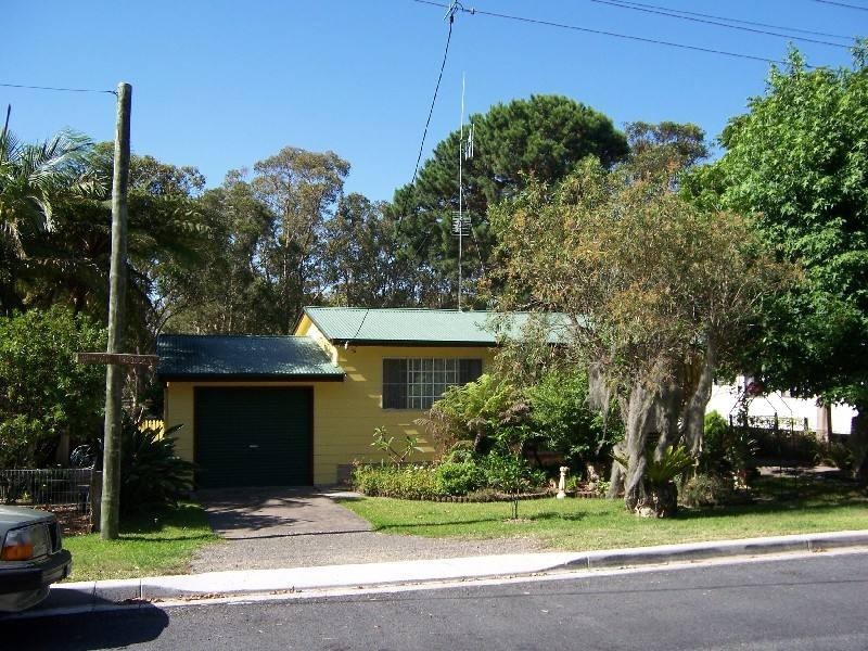 136 Greenpoint Drive, Green Point NSW 2428