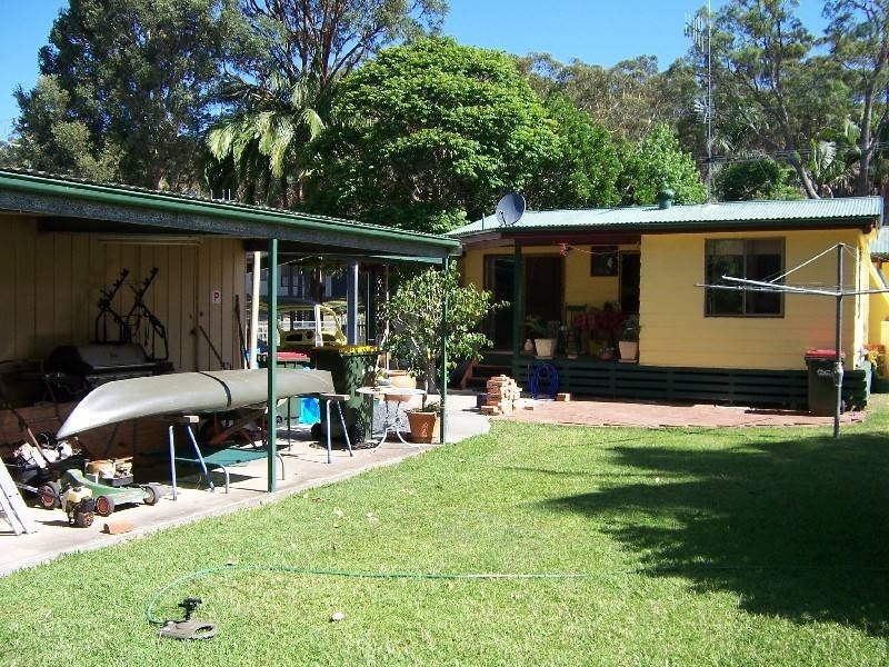 136 Greenpoint Drive, Green Point NSW 2428