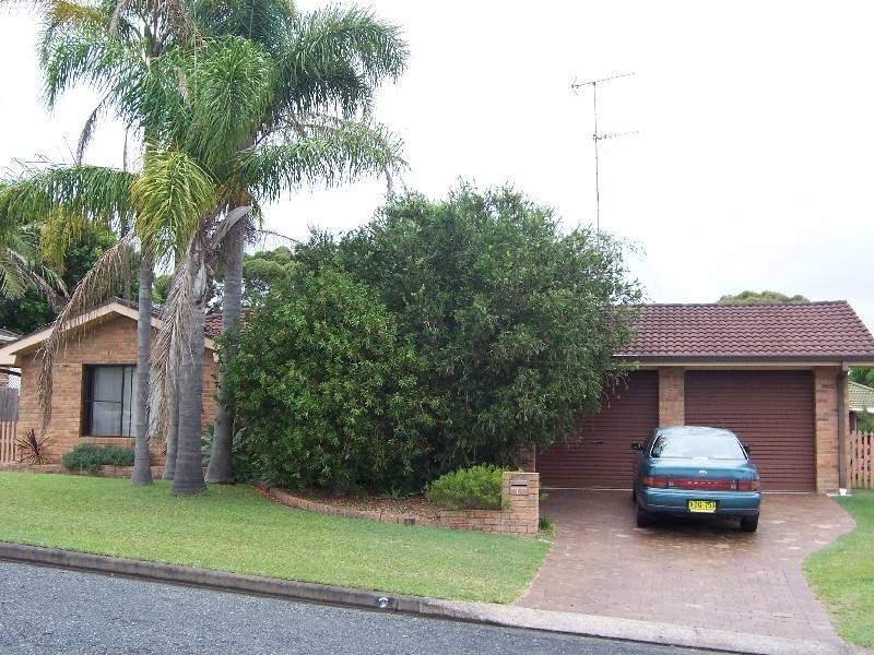 2 Gleneon Drive, Forster NSW 2428
