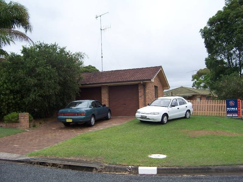 2 Gleneon Drive, Forster NSW 2428