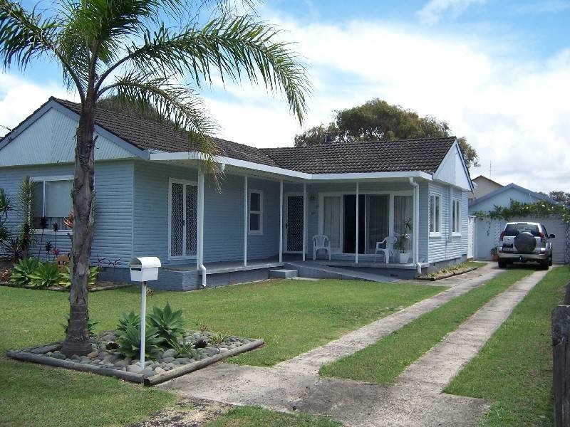 13 Elizabeth Street, Forster NSW 2428