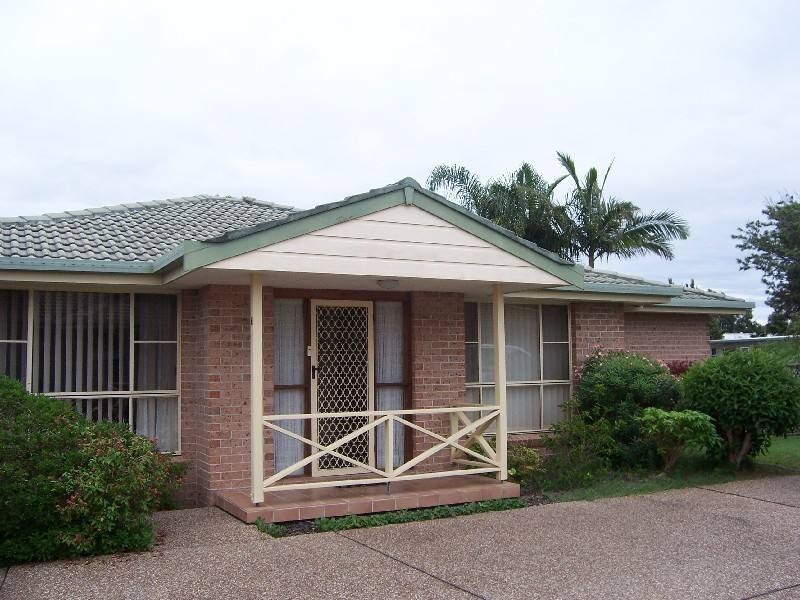 4 / 77 Hind Avenue, Forster NSW 2428