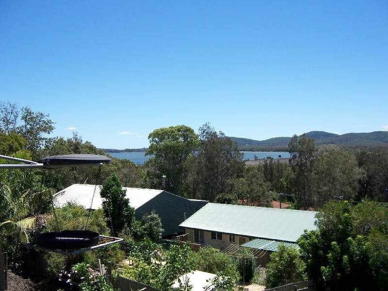 14 Emerald Drive, Green Point NSW 2428