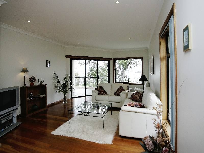 11 Greenpoint Drive, Green Point NSW 2428
