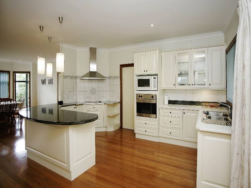 11 Greenpoint Drive, Green Point NSW 2428