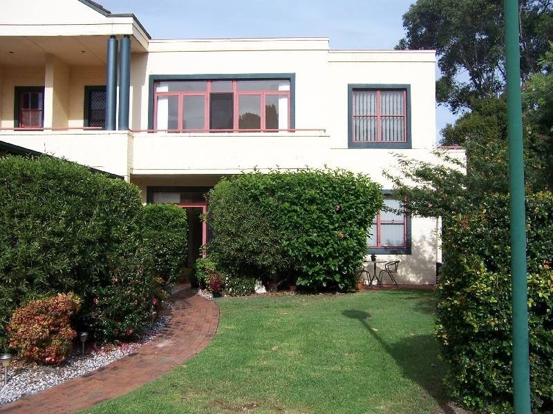 10 / 2 Breese Parade, Forster NSW 2428