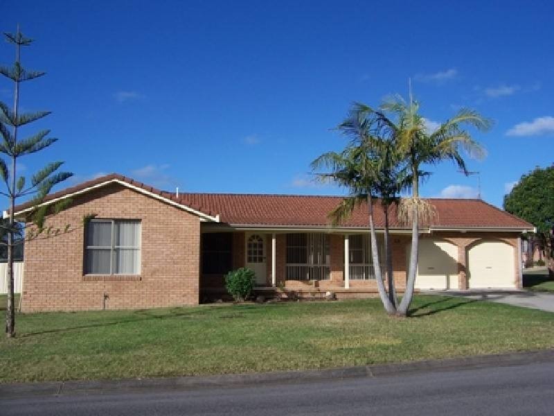 5 Gleneon Drive, Forster NSW 2428