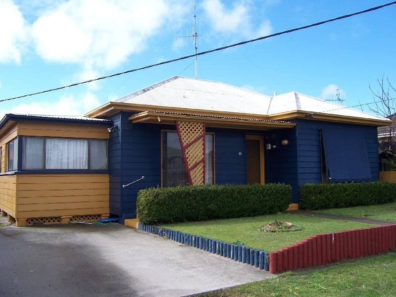 19 Bent Street, Tuncurry NSW 2428