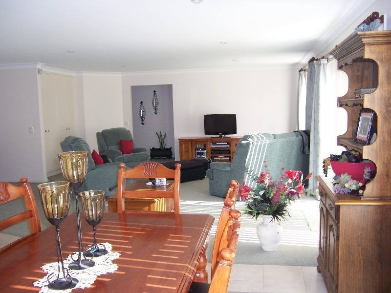 2 / 37 Akala Avenue, Forster NSW 2428