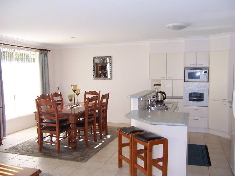 2 / 37 Akala Avenue, Forster NSW 2428