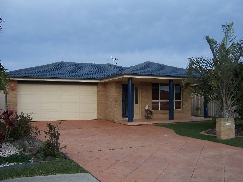 32 Wamara Crescent, Forster NSW 2428