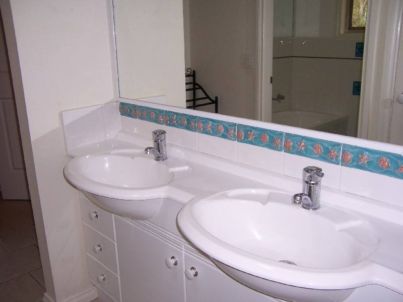 27 Kentia Drive, Forster NSW 2428