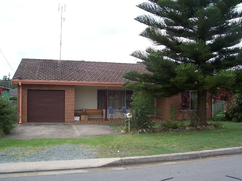 83 Lake Street, Forster NSW 2428