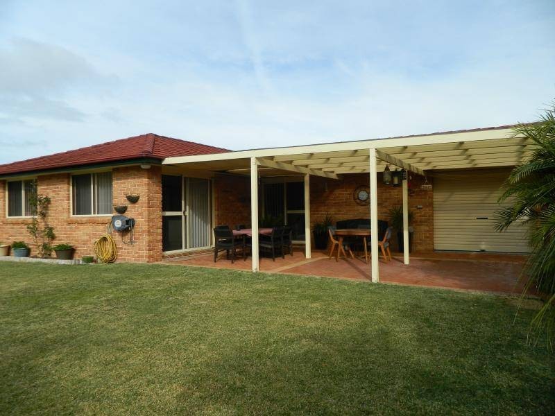 27 Karloo Street, Forster NSW 2428