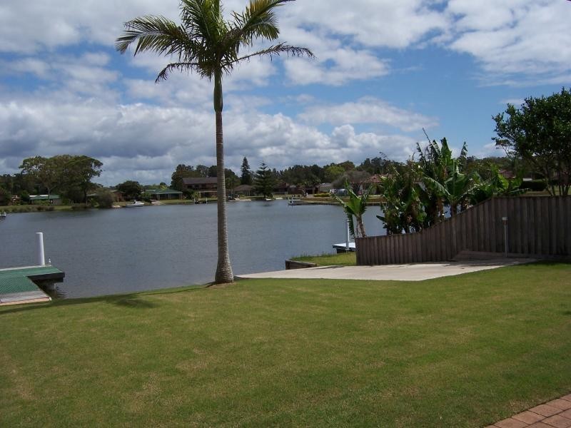 27 Restpoint Parade, Tuncurry NSW 2428