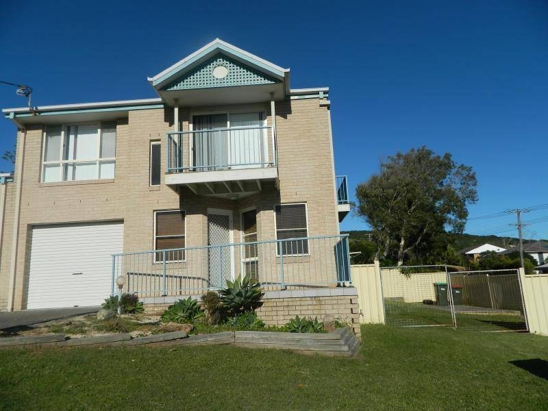 54 Lakeview Crescent, Forster NSW 2428