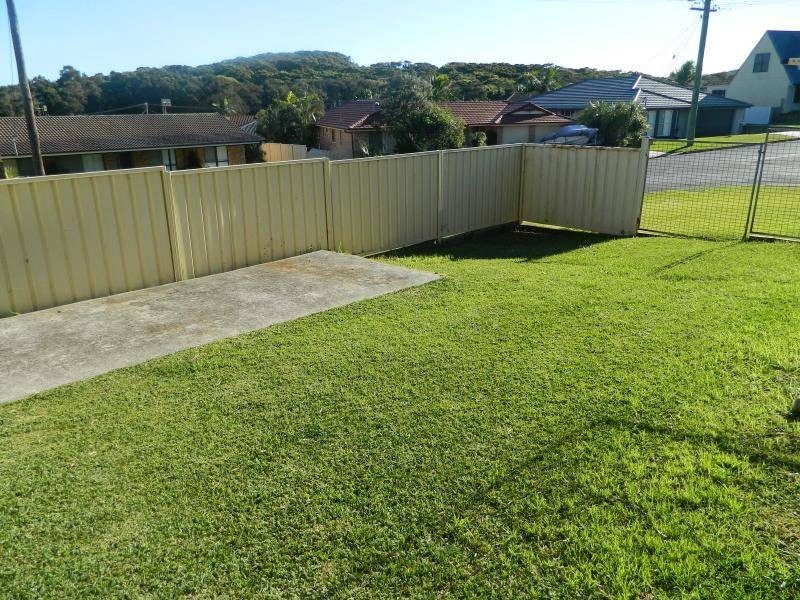 54 Lakeview Crescent, Forster NSW 2428