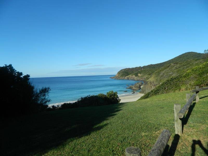54 Lakeview Crescent, Forster NSW 2428