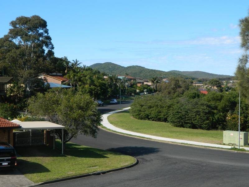 1 Affleck Close, Forster NSW 2428