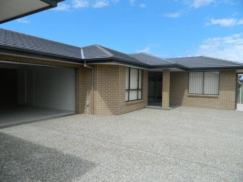 2/32 Amanda Crescent, Forster NSW 2428
