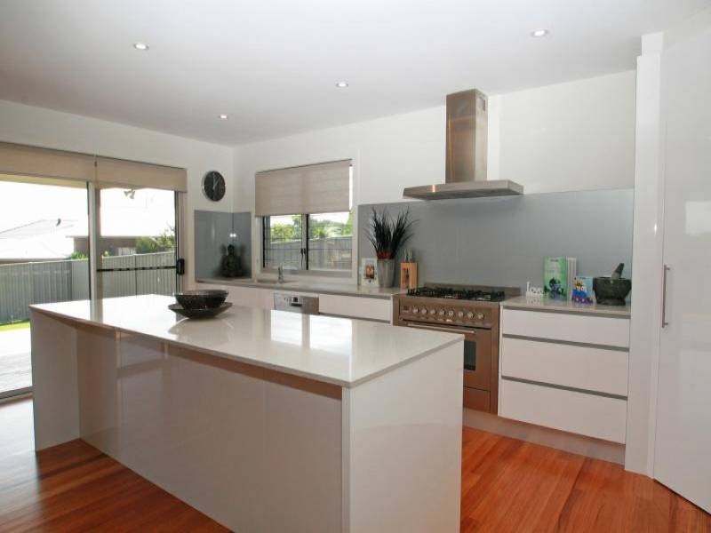17 Isabella Parade, Forster NSW 2428
