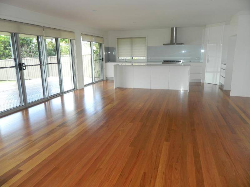 17 Isabella Parade, Forster NSW 2428