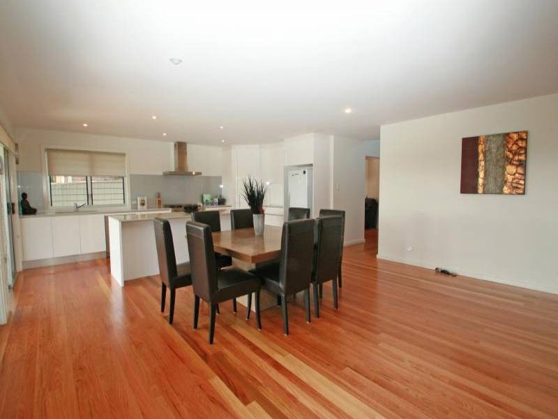17 Isabella Parade, Forster NSW 2428