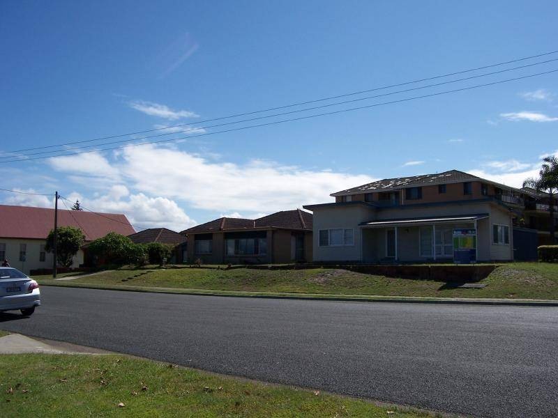 1 Point Road, Tuncurry NSW 2428