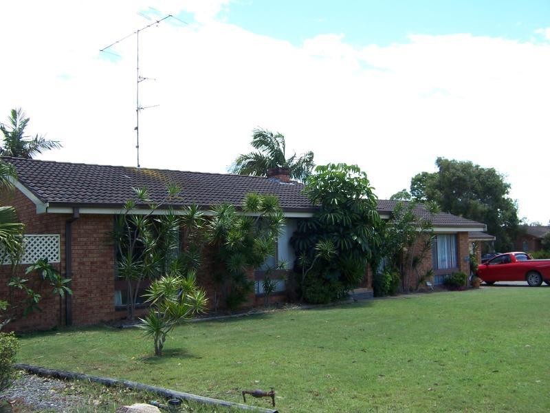 18 De Lore Crescent, Tuncurry NSW 2428