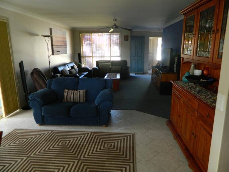 8 Tandara Place, Forster NSW 2428