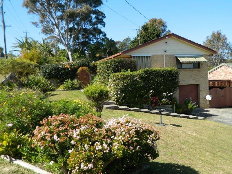 2 Paradise Avenue, Forster NSW 2428