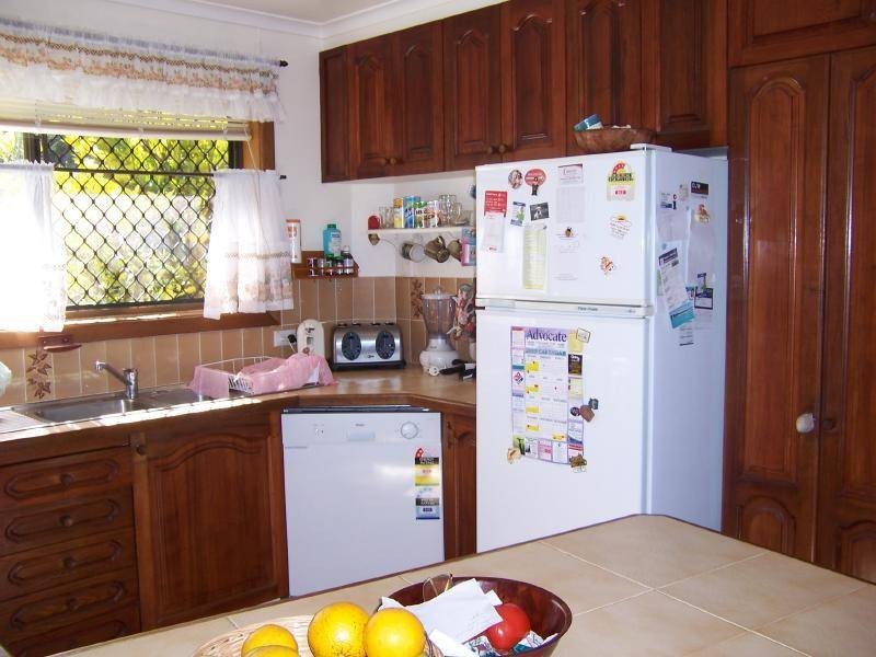 2 Paradise Avenue, Forster NSW 2428