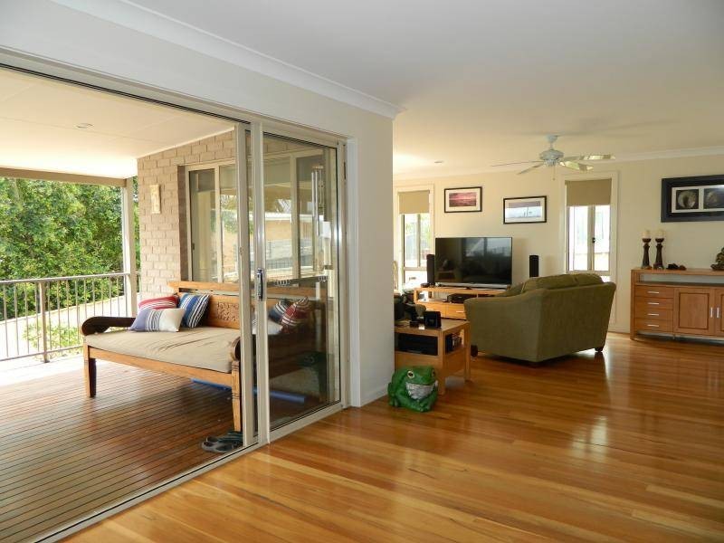 9 Isabella Parade, Forster NSW 2428