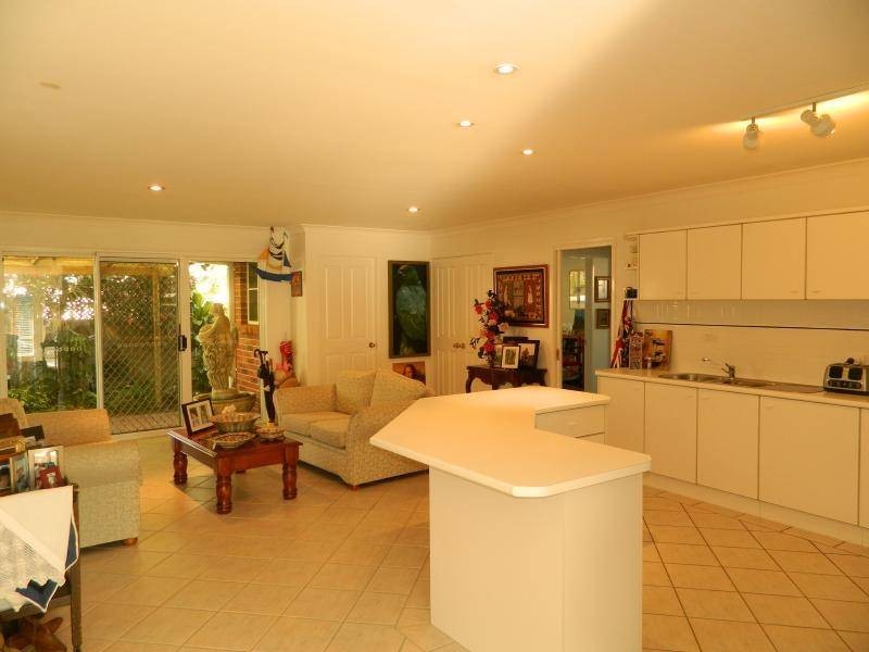 1/8 Hesper Drive, Forster NSW 2428