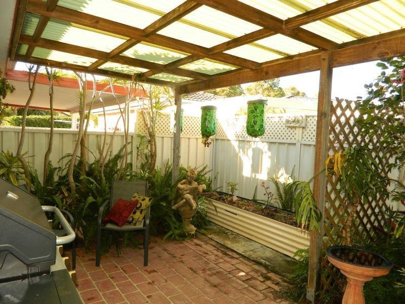 1/8 Hesper Drive, Forster NSW 2428