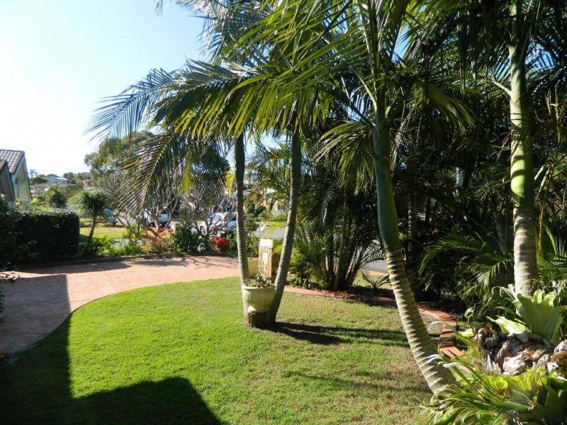 1/2 Wills Court, Forster NSW 2428