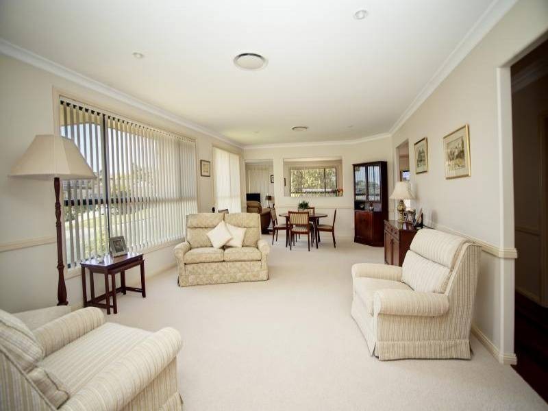 2 Timbertop Avenue, Forster NSW 2428