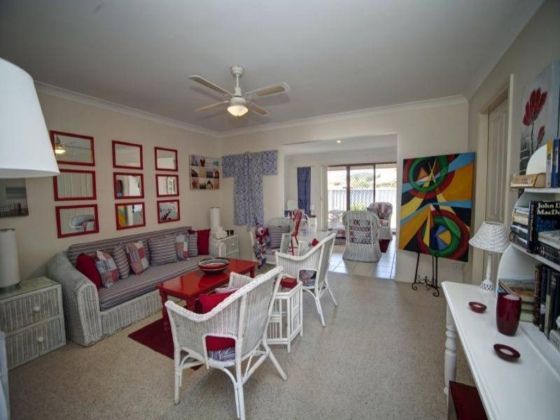 2/2 Lisa Place, Forster NSW 2428