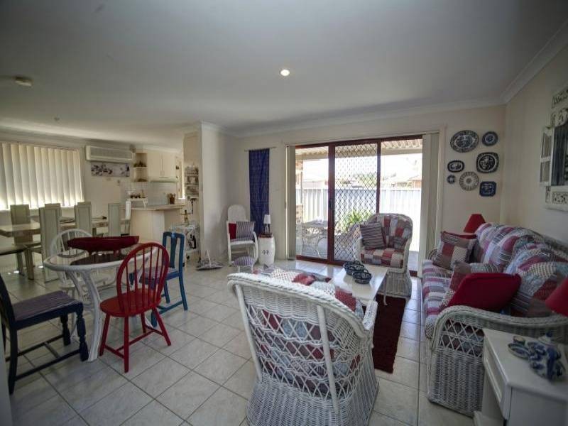 2/2 Lisa Place, Forster NSW 2428