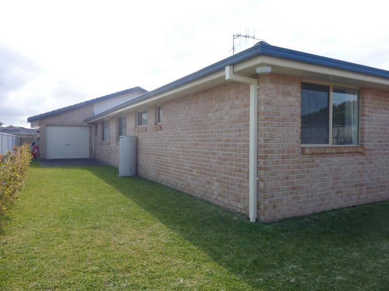 74 Amanda Crescent, Forster NSW 2428