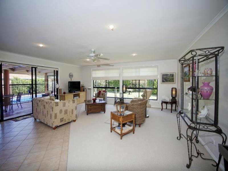 4 Riana Crescent, Forster NSW 2428
