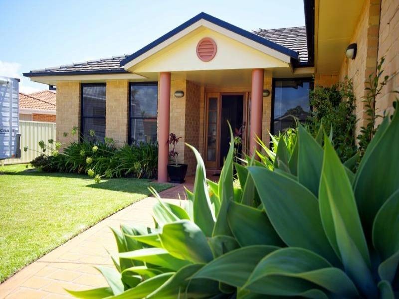 4 Riana Crescent, Forster NSW 2428